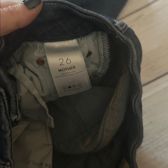 MOTHER Size 26 Looker Ankle Fray Jeans - Picture 5 of 7